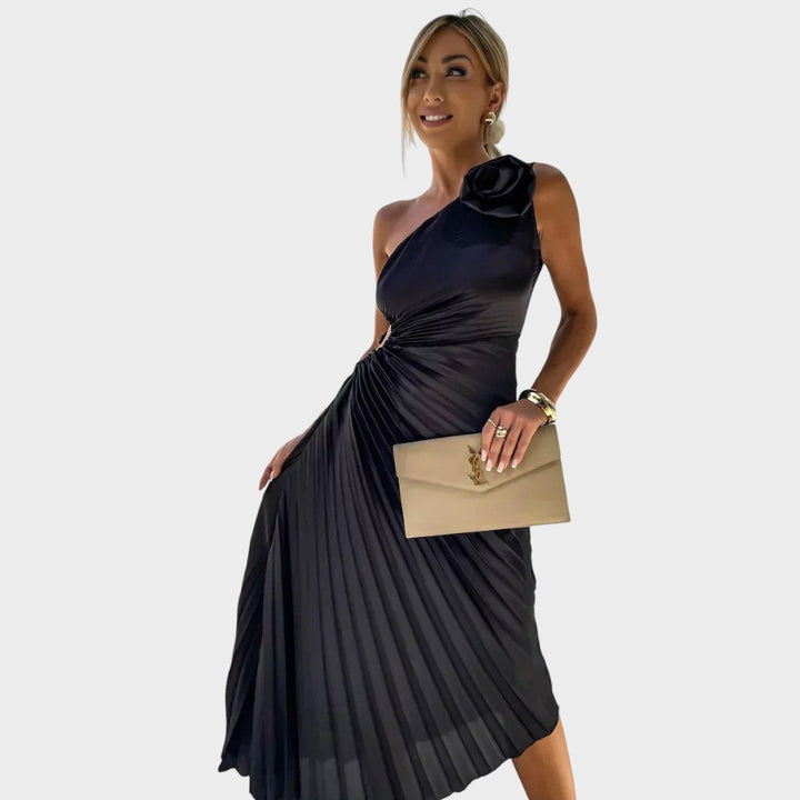 Nika - Elegantna Haljina s Naborima na Ramenu